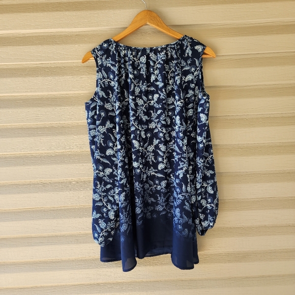 Catherines blue floral blouse - Picture 3 of 11